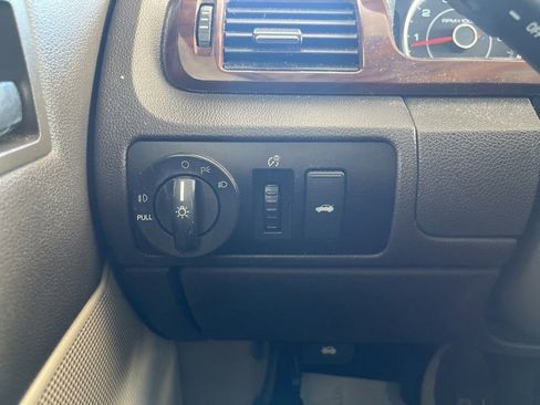 Used 2008 Ford Taurus SEL image 24