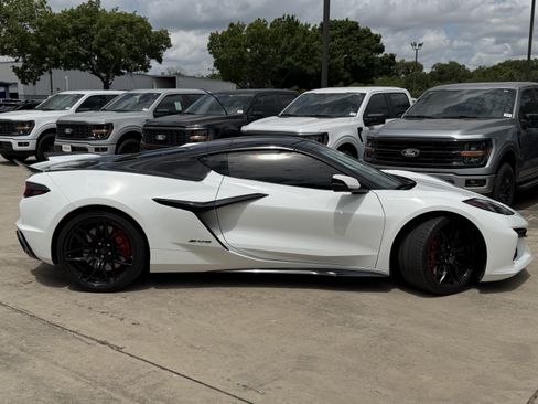 Used 2023 Chevrolet Corvette Z06 w/ Battery Protection Package RWD image 5
