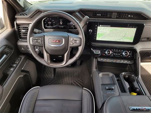 Used 2025 GMC Sierra 2500 AT4X w/ AT4X AEV Edition image 11
