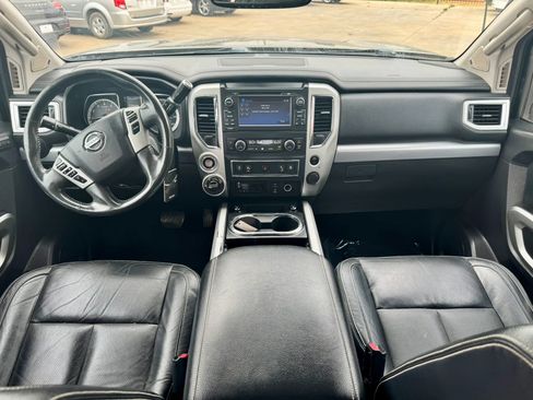 Used 2017 Nissan Titan PRO-4X w/ Pro-4x Convenience Package AWD/4WD image 15
