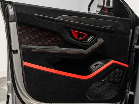 Used 2024 Lamborghini Urus Performante image 41