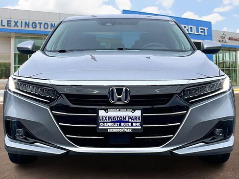 Used 2021 Honda Accord EX image 3