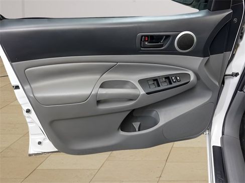 Used 2015 Toyota Tacoma 4x4 Double Cab w/ SR5 Package image 20