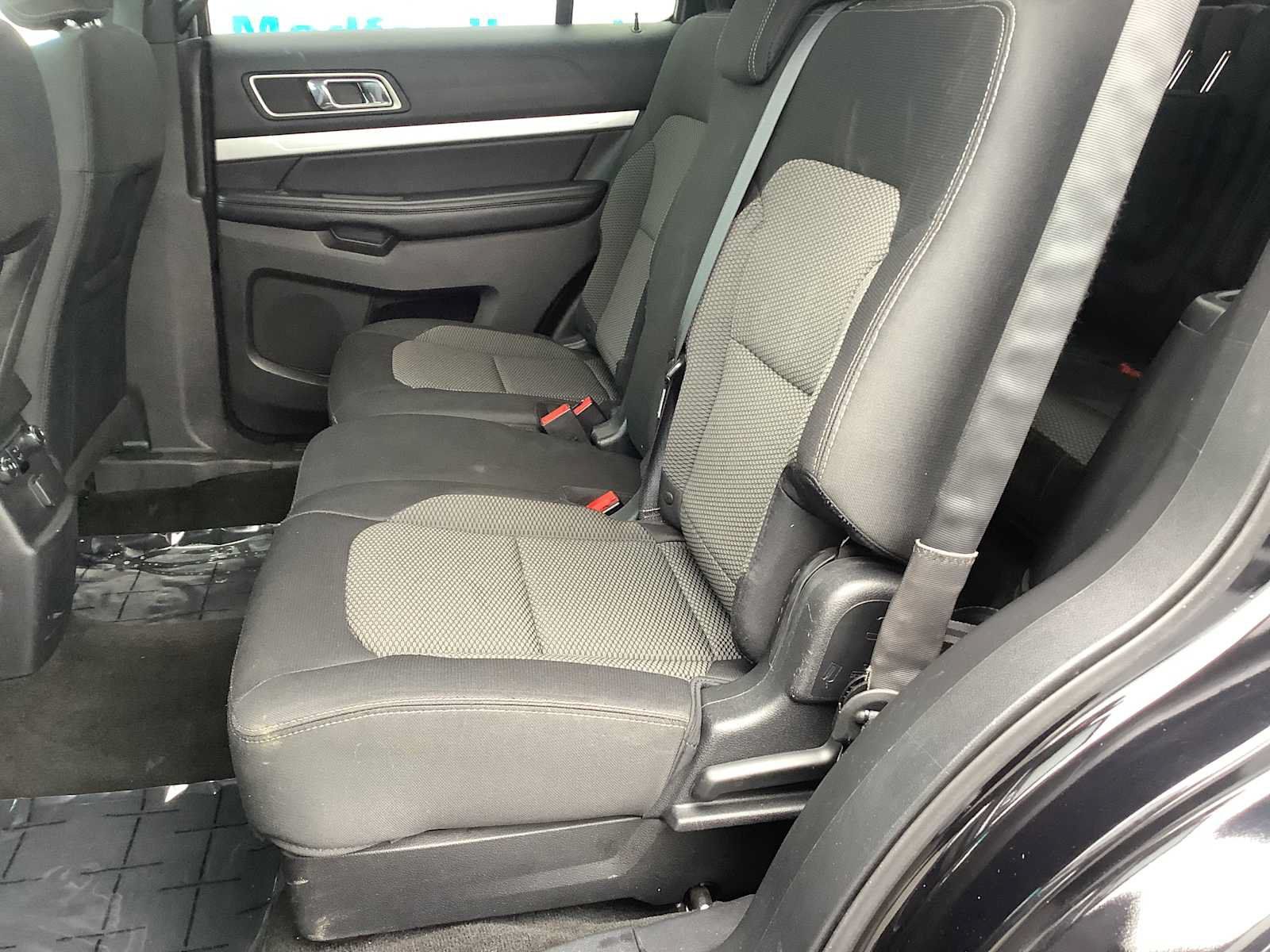 Used 2016 Ford Explorer XLT w/ Class II Trailer Tow Package AWD/4WD image 13