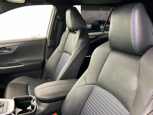 Used 2021 Toyota RAV4 XSE AWD/4WD image 16