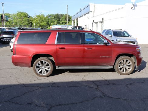 Used 2017 Chevrolet Suburban LT image 22