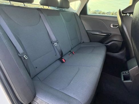 Used 2025 Kia K4 FWD image 18