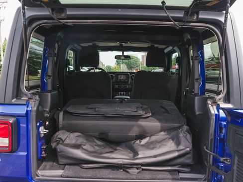 Used 2020 Jeep Wrangler Sport AWD/4WD image 9