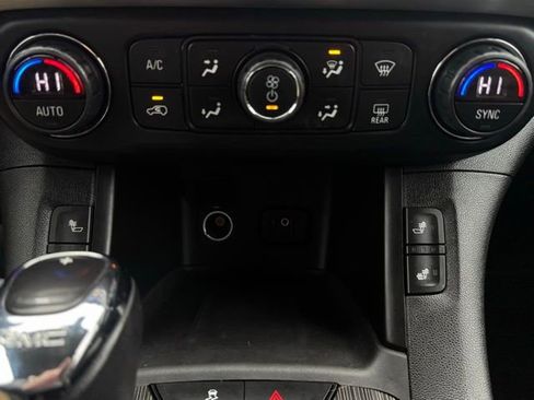 Used 2019 GMC Acadia SLT image 37