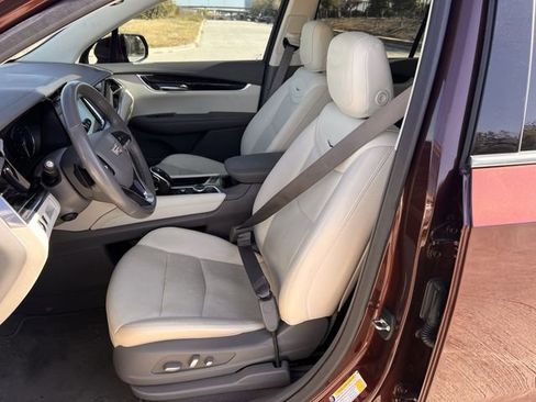 Certified 2022 Cadillac XT6 Premium Luxury image 26