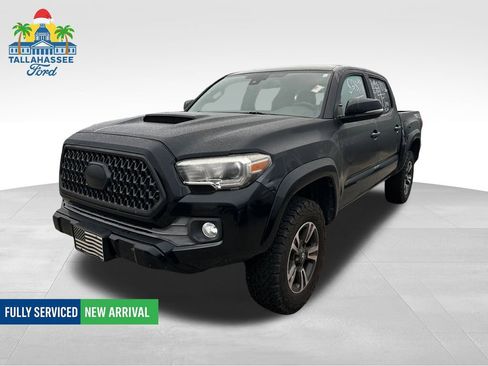 Used 2019 Toyota Tacoma TRD Sport image 1