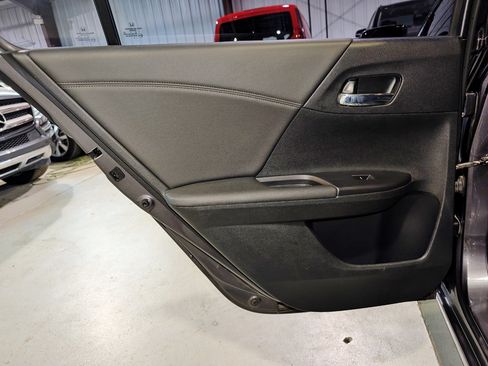 Used 2016 Honda Accord EX-L image 17