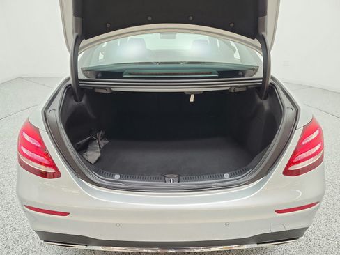 Used 2017 Mercedes-Benz E 300 image 27