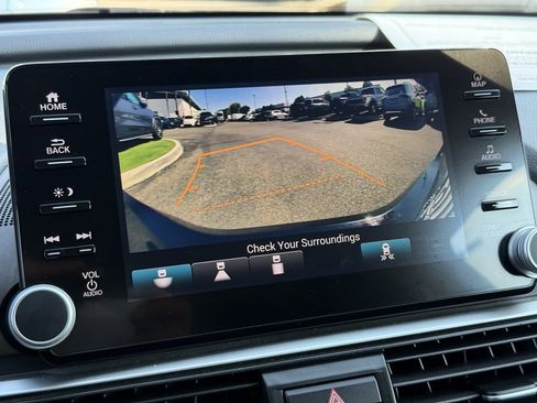 Used 2018 Honda Accord Touring image 6