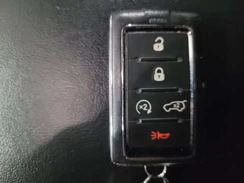 Used 2023 Jeep Grand Cherokee Altitude image 32