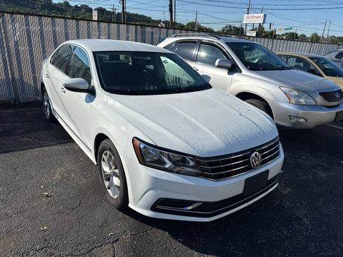 Used 2017 Volkswagen Passat 1.8T S FWD image 1