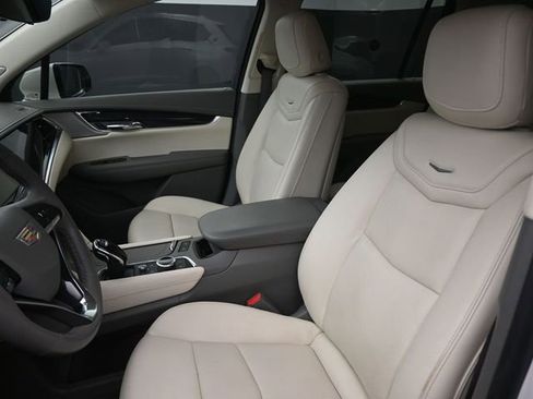 Used 2021 Cadillac XT6 Premium Luxury image 33