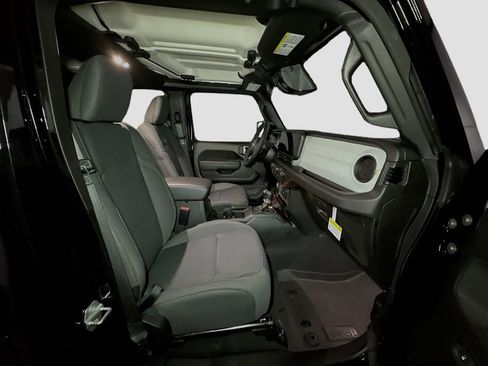 New 2026 Jeep Gladiator Sport AWD/4WD image 31