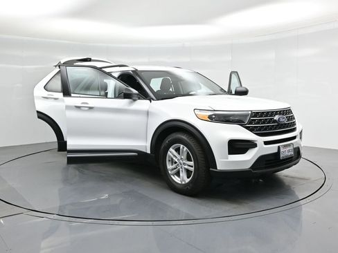 Certified 2021 Ford Explorer XLT image 35