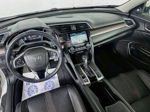 Used 2019 Honda Civic Touring image 22