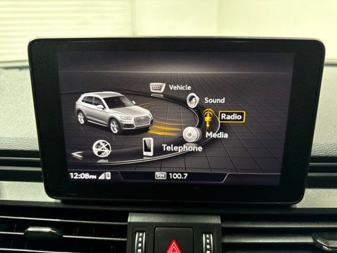 Used 2019 Audi Q5 2.0T Premium AWD/4WD image 18