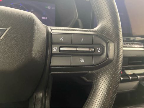 Used 2024 Chevrolet Colorado Trail Boss image 21