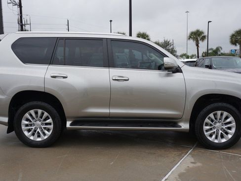 Used 2021 Lexus GX 460 Premium w/ Premium Plus Package image 4