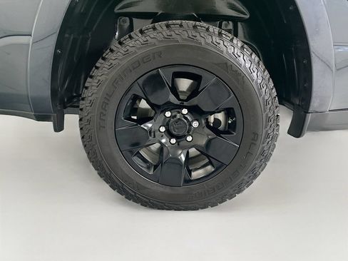 Used 2025 RAM 1500 Big Horn AWD/4WD image 29
