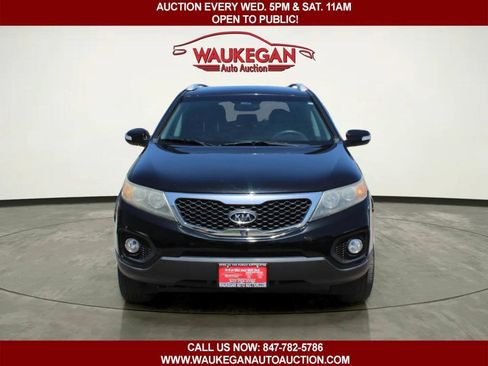 Used 2011 Kia Sorento LX w/ Convenience Pkg AWD/4WD image 2