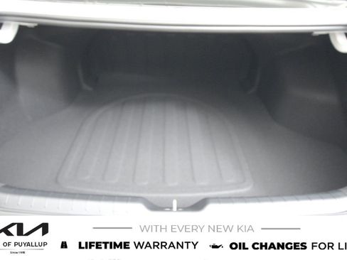 New 2025 Kia K4 LX image 19