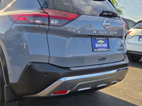 Used 2021 Nissan Rogue Platinum FWD image 5