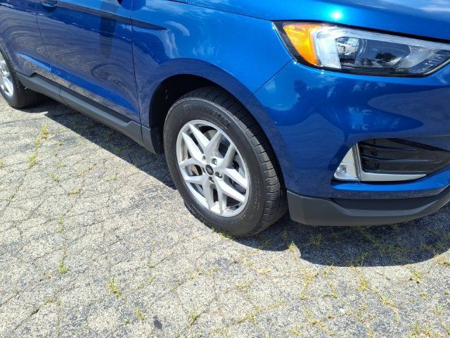 Used 2023 Ford Edge SEL w/ Convenience Package AWD/4WD image 4