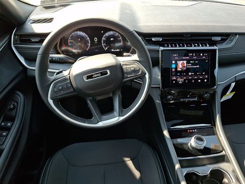 New 2026 Jeep Grand Cherokee Laredo X AWD/4WD image 7