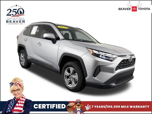 Used 2022 Toyota RAV4 XLE w/ Convenience Package FWD image 1