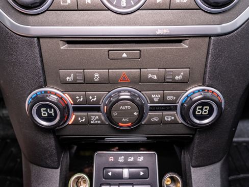 Used 2016 Land Rover LR4 HSE LUX image 25