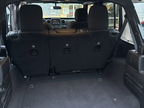 Used 2018 Jeep Wrangler Unlimited Sport S image 22