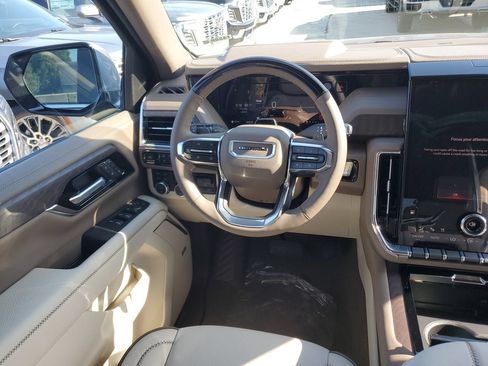 New 2026 GMC Yukon Denali w/ Denali Reserve Package AWD/4WD image 13