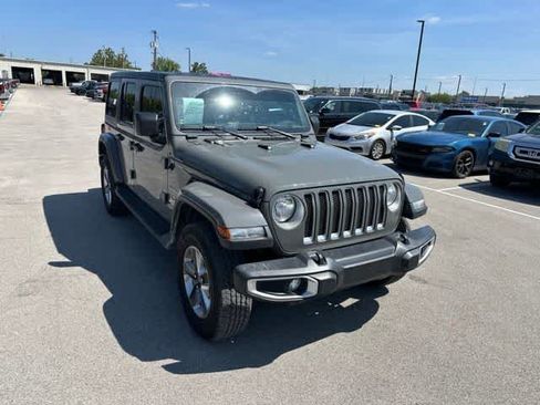 Used 2022 Jeep Wrangler Unlimited Sahara w/ Cold Weather Group AWD/4WD image 14