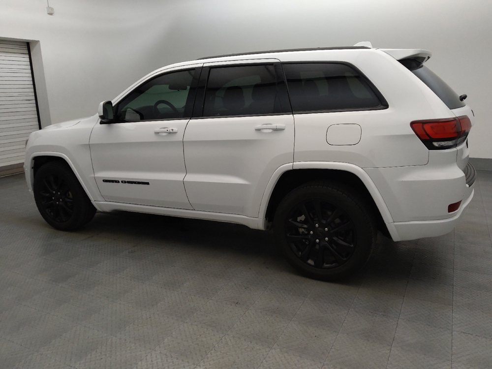 Used 2021 Jeep Grand Cherokee Laredo X RWD image 3