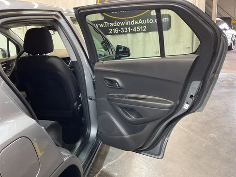 Used 2020 Chevrolet Trax LS w/ Tint and Cruise Package FWD image 31
