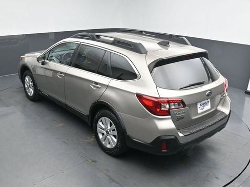Used 2018 Subaru Outback 2.5i Premium image 23