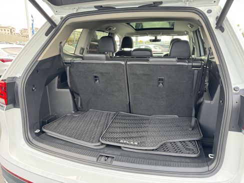 Certified 2022 Volkswagen Atlas SE w/ Panoramic Sunroof Package image 38