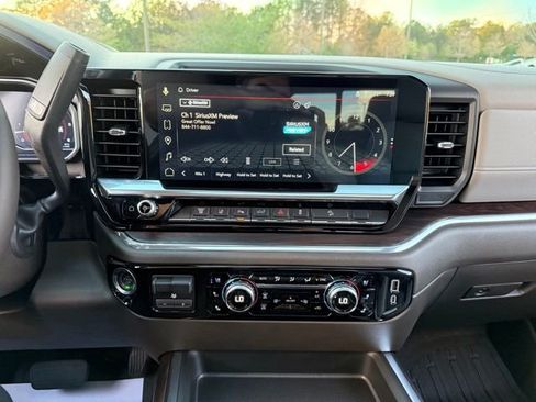 Used 2024 GMC Sierra 2500 SLT w/ SLT Premium Package image 18