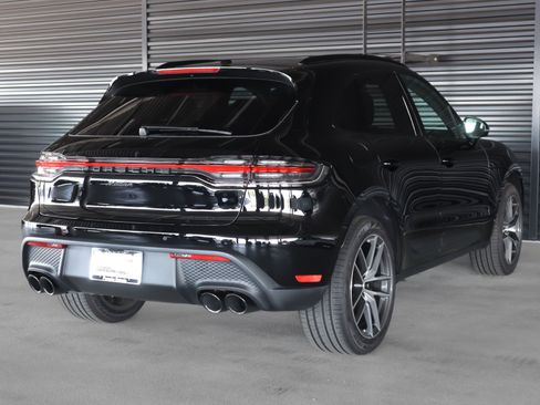 Certified 2026 Porsche Macan AWD/4WD image 10