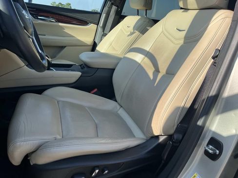 Used 2017 Cadillac XT5 Luxury w/ Driver Awareness Package FWD image 33