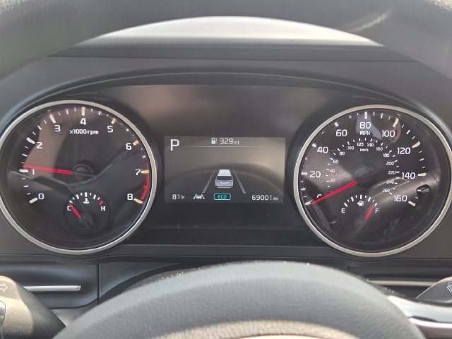 Used 2022 Kia Carnival LX FWD image 19