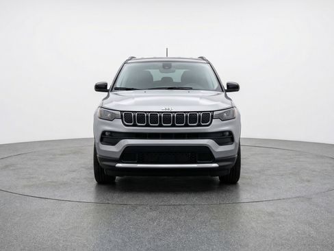 Used 2025 Jeep Compass Trailhawk image 2