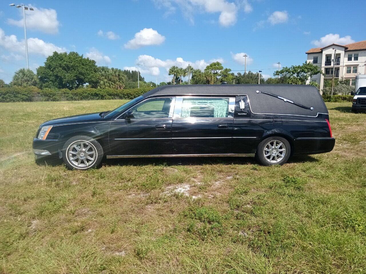 Used 2011 Cadillac DTS Limousine FWD image 2