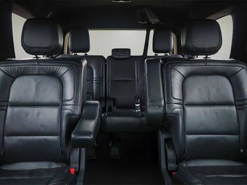 Used 2023 Lincoln Navigator Reserve image 22