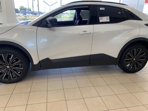 New 2026 Toyota C-HR w/ Cold Weather Package image 13